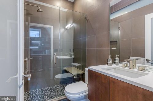 1112 17 St, Philadelphia PA 19146-4717 exterior