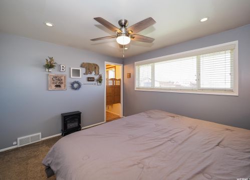 2820 7180, Taylorsville UT 84084-2921 exterior