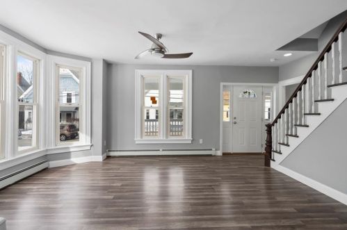 33 Vose St, Woonsocket, RI 02895-5233