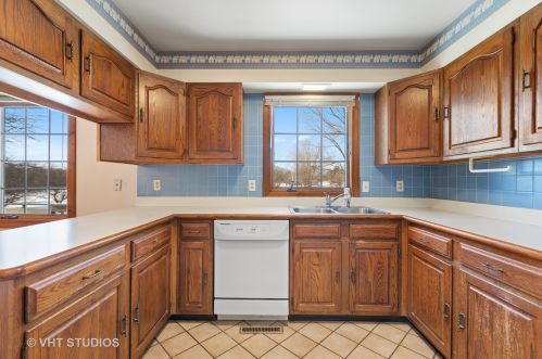 3915 Wilderness Rdg, Bull Valley IL 60012-1718 exterior