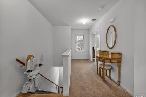 1044 Savoy Dr, Huntington Station, NY 11747-5278