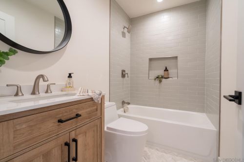 14291 Prospect Ave, Tustin CA  92780-2316 exterior