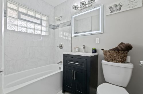 5933 79th St, Milwaukee WI  53218-1716 exterior