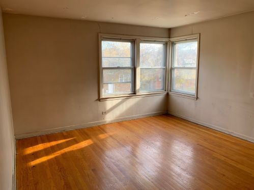 6724 Seeley Ave, Chicago, IL 60645-4907