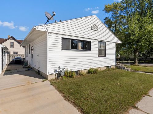 1424 12th St, Manitowoc, WI 54220-5728