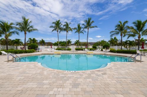 6117 Kendra Ln, Fort Pierce FL 34983-4140 exterior