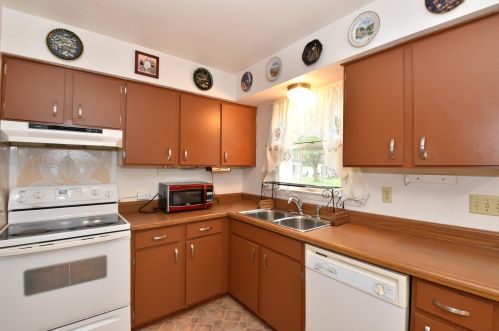 4119 Cherrywood Ln, Milwaukee WI 53209-1004 exterior