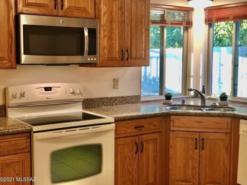 4824 Red Wolf Dr, Tucson AZ 85742-8968 exterior