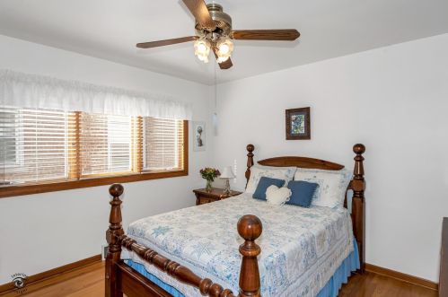 10108 Washtenaw Ave, Chicago IL 60645-3228 exterior