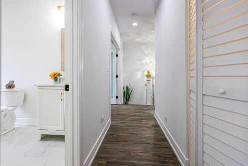 2720 Monroe St, Chicago IL  60612-2823 exterior