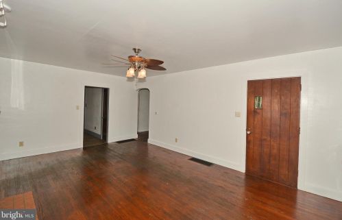 1214 Walnut St, Hanover PA 17331-1529 exterior