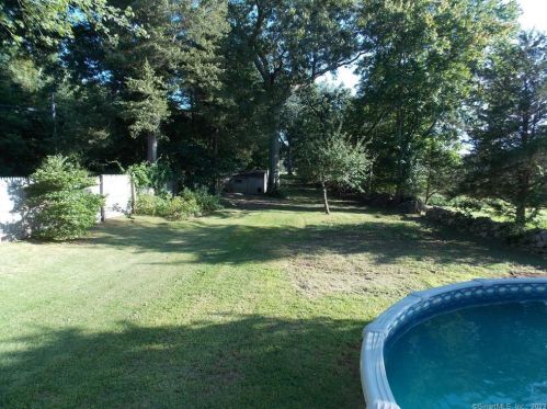 533 Putnam Rd, Killingly CT 06239-2006 exterior