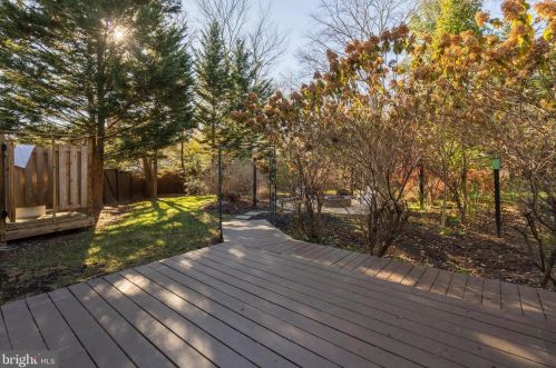 9 War Admiral Ln, Media PA 19063-5224 exterior