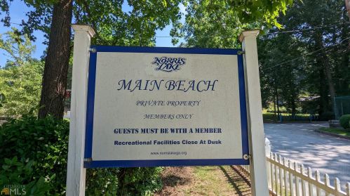 8388 Lake Dr, Lithonia GA  30039-5724 exterior