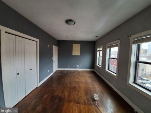 700 New St, Camden NJ 08103-1524 exterior