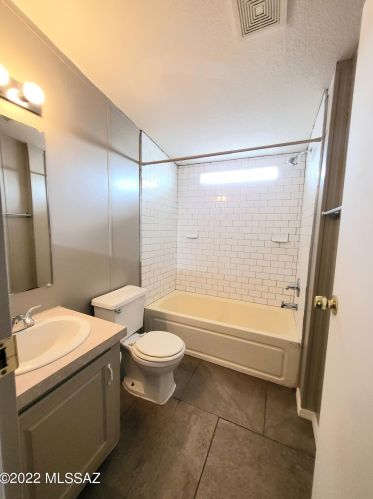 781 Lightstar Cir, Tucson AZ 85756-7250 exterior