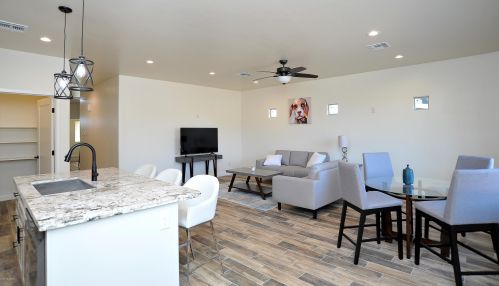 5233 Bellevue St, Tucson AZ 85712-5158 exterior