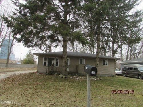 2105 Worfolk Dr, Algonac MI  48001-1247 exterior