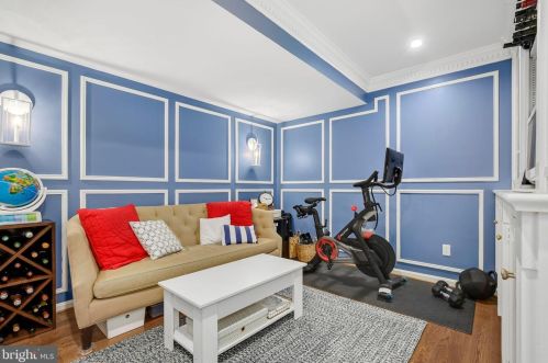 10905 Wickshire Way, Rockville MD 20852-3223 exterior