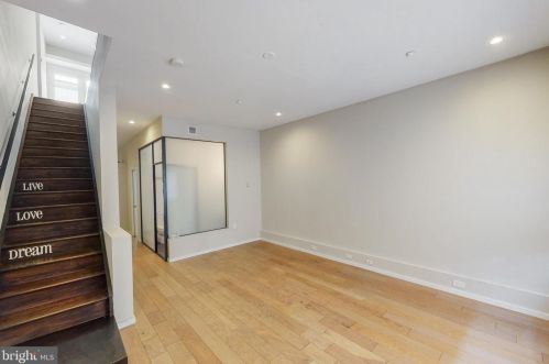 231 George St, Philadelphia, PA 19123-1519