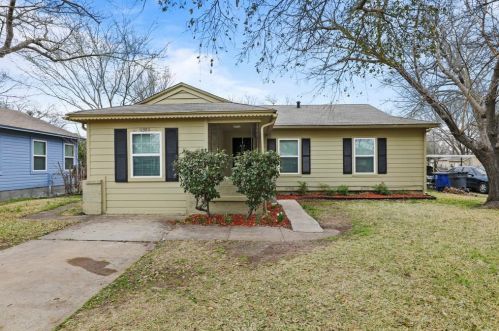 11302 Castolon Dr, Dallas, TX 75228-2206