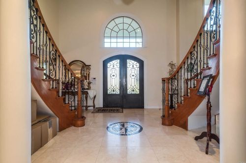 280 Half Hollow Rd, Huntington Station NY 11746-6326 exterior