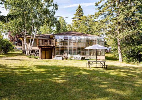 4830 Wyoming St, Duluth MN 55804-1242 exterior