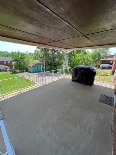 1546 Bellaire Pl, Pittsburgh PA 15226-1907 exterior