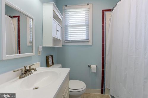 804 Casual Ct, Glen Burnie MD 21061-2105 exterior