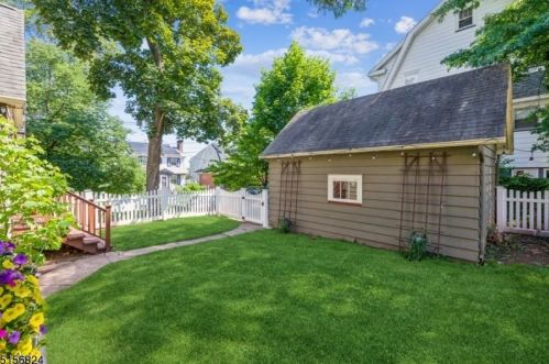 85 Spg Gdn Ave, Nutley NJ 07110-1508 exterior