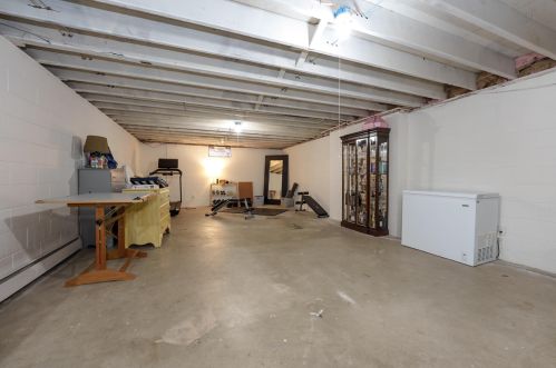 8523 Westnedge Ave, Kalamazoo MI  49002-6227 exterior