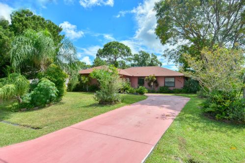 1801 Burlington St, Fort Pierce, FL 34984-3561