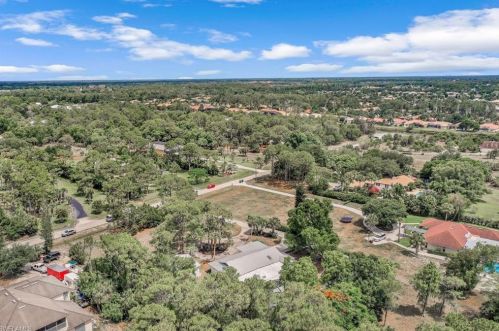 3155 70 St, Naples FL 34105-7221 exterior