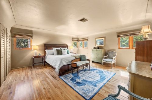 1028 Crestview Dr, Fullerton CA 92833-2203 exterior