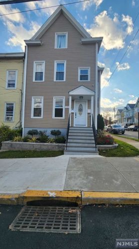 17 Fairview Ave, Paterson, NJ 07508-3013