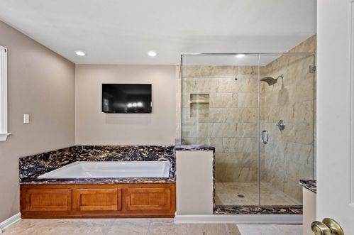 1521 Candlewood Dr, Pittsburgh PA  15241-2909 exterior