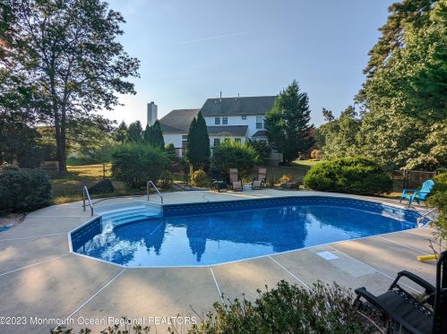 33 Jefferson Ct, Jackson Twp NJ  08527-5159 exterior