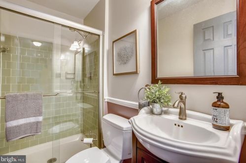 6226 Cockspur Dr, Alexandria VA 22310-1546 exterior