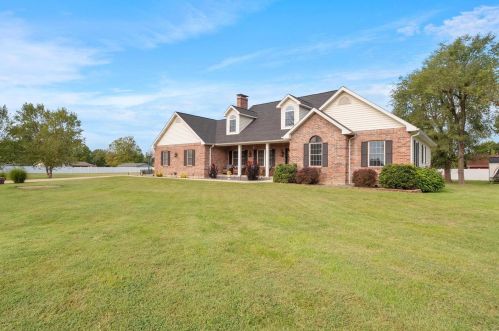 1057 Crystal Ct, Herculaneum, MO 63048-1420
