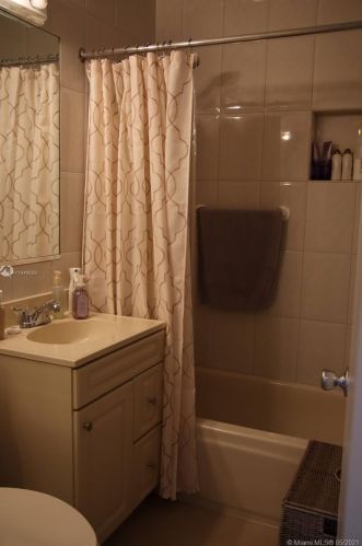 261 38th St, Hialeah FL  33012-4353 exterior