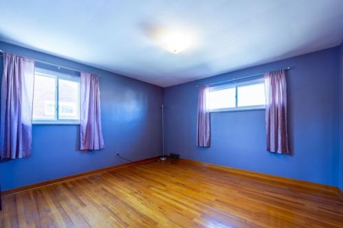 700 Southcrest Dr, Pittsburgh PA 15226-1238 exterior