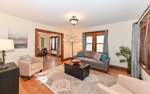 4036 2nd St, Milwaukee, WI 53207-4314