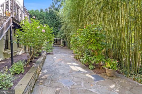 2852 Albemarle St, Washington DC 20008-2134 exterior