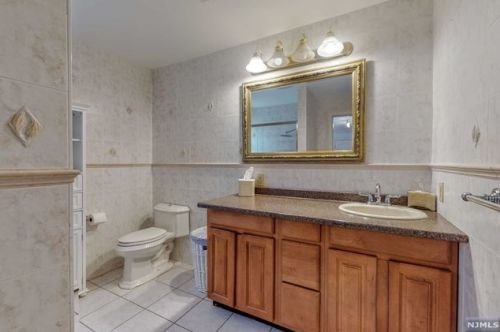 469 Saddle Riv Rd, Upper Saddle River NJ 07458-1774 exterior