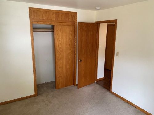 1006 Glendale Ave, Milwaukee WI 53211-1104 exterior