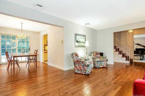 89 Luyster St, Huntington Station NY 11746-4422 exterior