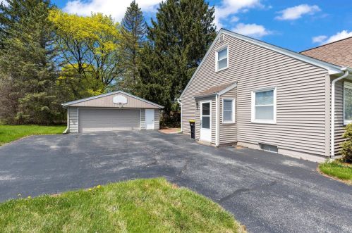 8113 62nd St, Milwaukee, WI 53223-3403