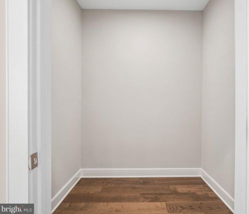 10346 Grosvenor Pl, Rockville MD 20852 exterior