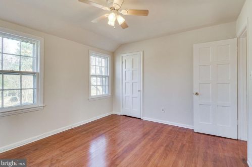 2701 Farmington Dr, Alexandria VA 22303-1315 exterior