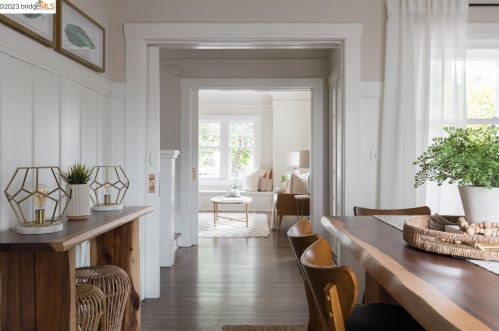 2542 Chilton Way, Berkeley CA 94704-2807 exterior